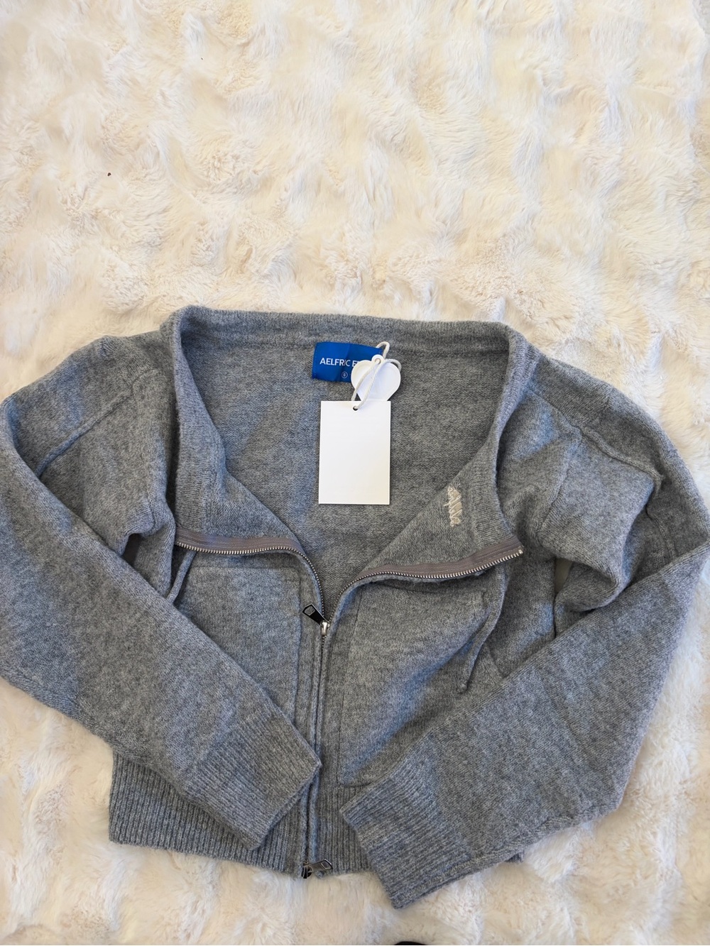 Aelfric Eden Off-Shoulder Zip-Up Sweater - Gray - Picture 3 of 3